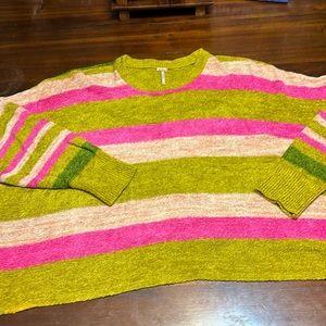 Free People sweater. Super boxy and cropped. Great with jeans.